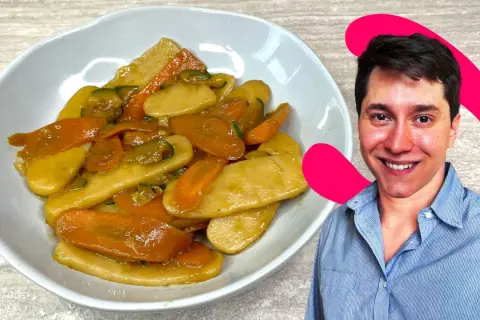 Gnocchi di farina di riso con carote e zucchine, un piatto colorato e gustoso.