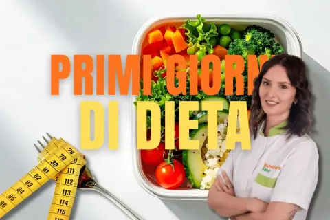 Nutrizionista con un pasto sano e un metro da sarta: inizia la tua dieta semplice per perdere 3 kg.