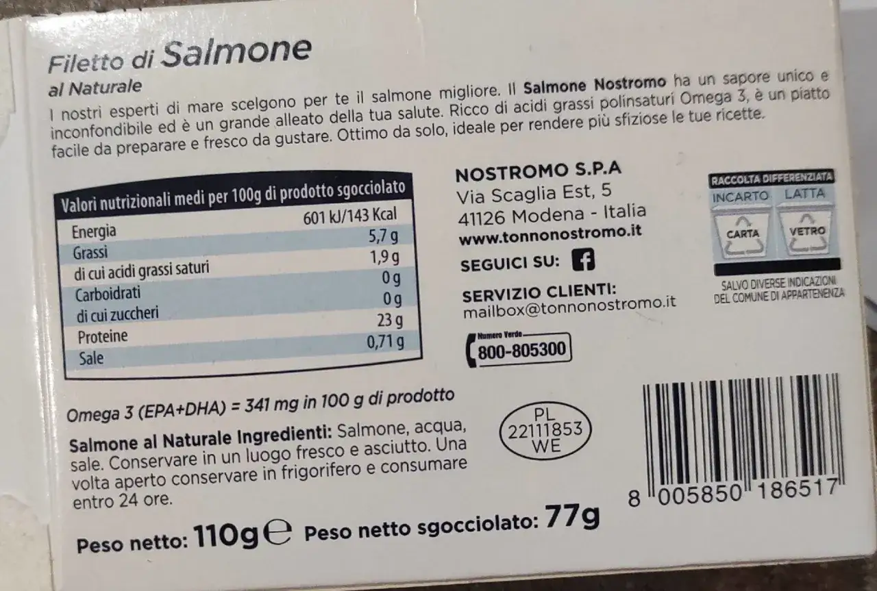 Filetto di salmone al naturale. Nonostante sia ricco di Omega 3, il salmone in scatola fa male se consumato in grandi quantità.