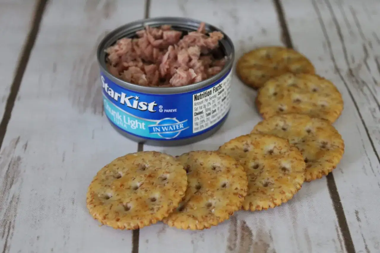 Tonno Starkist e crackers, un pasto leggero e digeribile per chi soffre di colon irritabile.